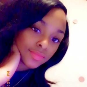 Meet your Posher, Kamari